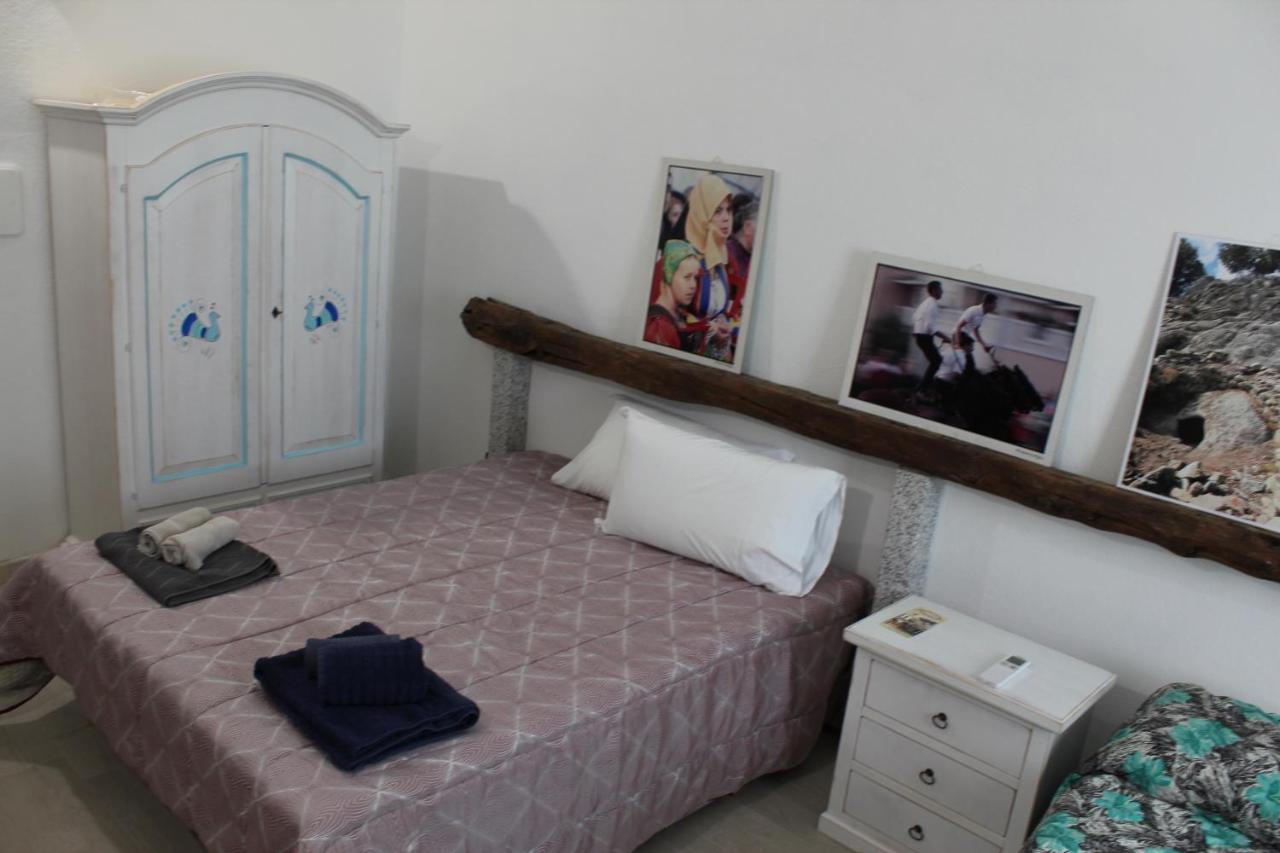 Bed And Breakfast Murales Orgosolo Exterior photo