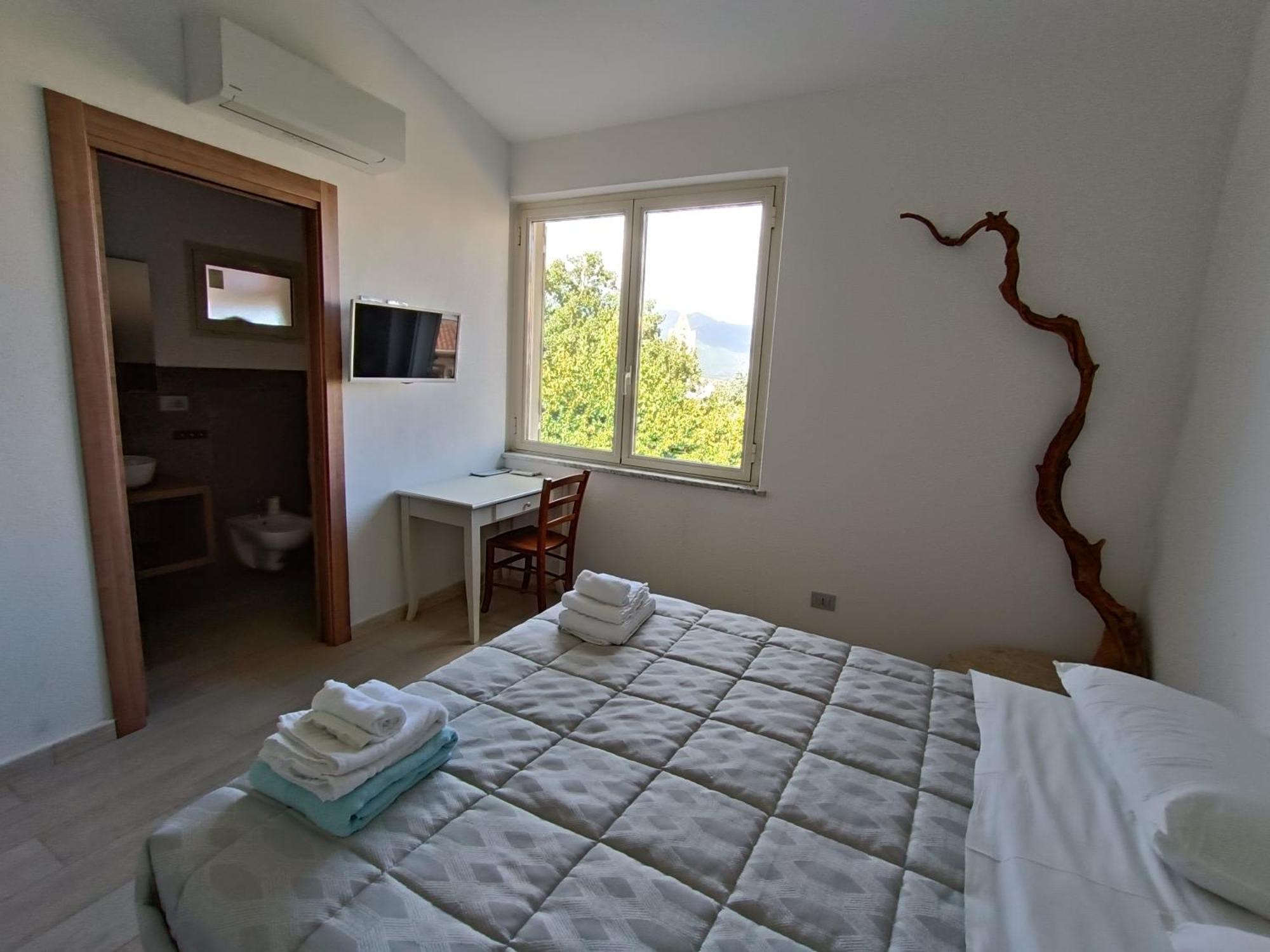 Bed And Breakfast Murales Orgosolo Room photo